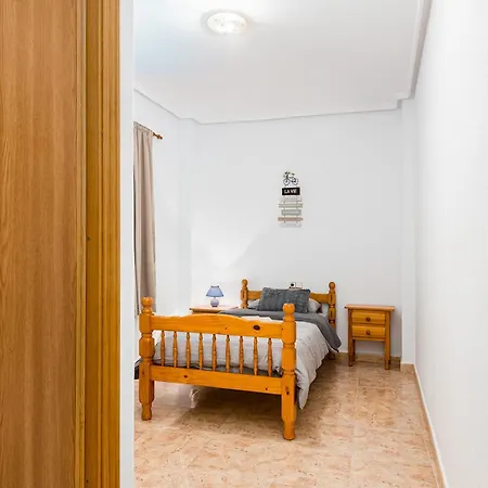 Апартаменты Marinasunbeach Fragata 1a Торевьиа