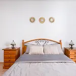 Апартаменты Marinasunbeach Fragata 1a Торевьиа